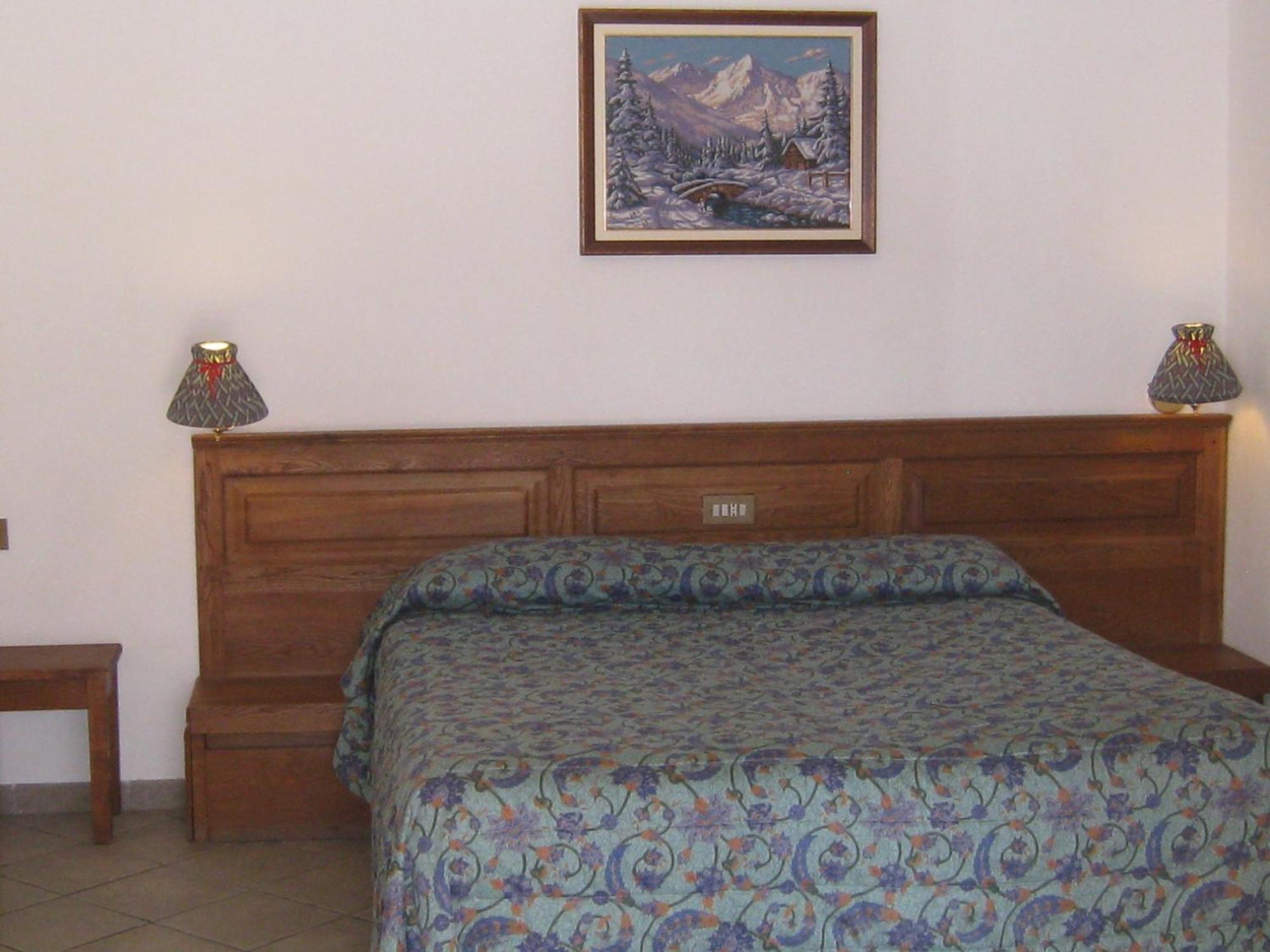 Hotel Villa Plinia Pragelato Exterior photo
