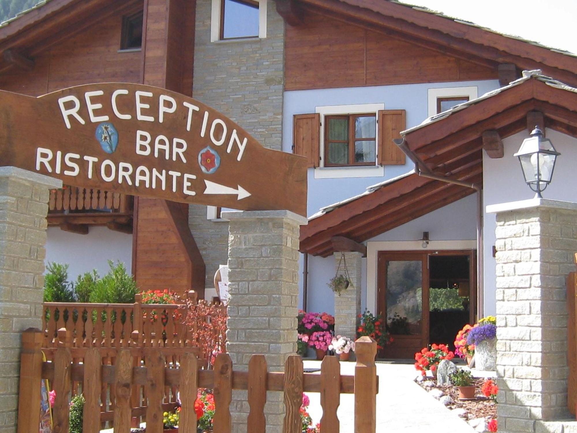 Hotel Villa Plinia Pragelato Exterior photo