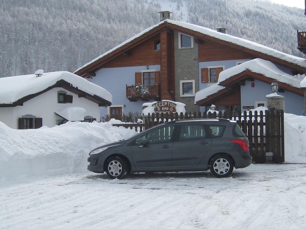 Hotel Villa Plinia Pragelato Exterior photo
